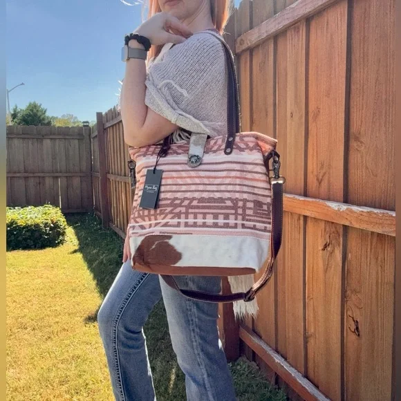 Myra Bag- Tea Rose Tote Bag - Picture 2 of 16